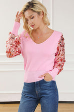 Cargar imagen en el visor de la galería, Sequin Long Sleeve V-Neck Sweater