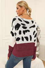 Cargar imagen en el visor de la galería, Full Size Two-Tone Boat Neck Sweater