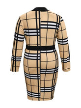 Cargar imagen en el visor de la galería, Plus Size Plaid V-Neck Long Sleeve Wrap Dress