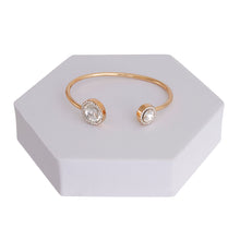 Load image into Gallery viewer, Gold Round Crystal Bangle