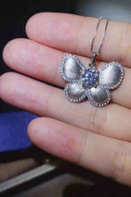 Cargar imagen en el visor de la galería, 1 Carat Moissanite Butterfly Pendant Necklace