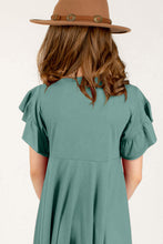 Cargar imagen en el visor de la galería, Round Neck Petal Sleeve Dress