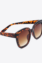 Load image into Gallery viewer, Polycarbonate Frame Square Sunglasses