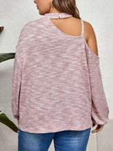 Cargar imagen en el visor de la galería, Plus Size Mock Neck Cutout Shoulder Blouse