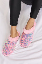 Cargar imagen en el visor de la galería, Forever Link Sequin Plush Round Toe Slippers