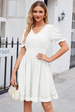 Cargar imagen en el visor de la galería, Swiss Dot Frill Trim Flounce Sleeve V-Neck Dress