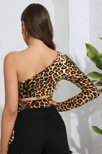 Load image into Gallery viewer, Leopard Cutout One-Shoulder Cropped Top