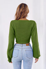 Cargar imagen en el visor de la galería, Bow V-Neck Long Sleeve Cropped Sweater