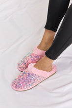 Cargar imagen en el visor de la galería, Forever Link Sequin Plush Round Toe Slippers