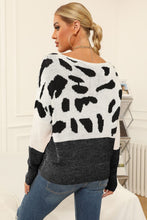 Cargar imagen en el visor de la galería, Full Size Two-Tone Boat Neck Sweater