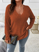 Cargar imagen en el visor de la galería, Plus Size V-Neck Long Sleeve T-Shirt