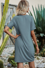 Cargar imagen en el visor de la galería, Twisted V-Neck Short Sleeve Dress