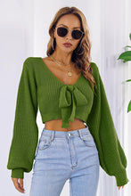 Cargar imagen en el visor de la galería, Bow V-Neck Long Sleeve Cropped Sweater