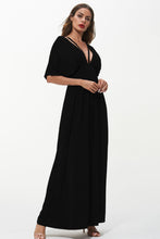 Cargar imagen en el visor de la galería, Strappy Neck Maxi Dress
