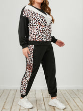 Cargar imagen en el visor de la galería, Plus Size Leopard Sweatshirt and Sweatpants Set