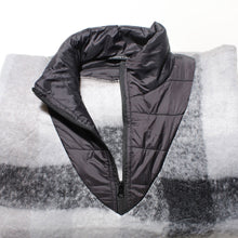 Cargar imagen en el visor de la galería, Fringe Poncho Poly Black Plaid Long Zip for Women