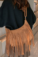 Cargar imagen en el visor de la galería, Suede Fringe Adjustable Strap Shoulder Bag
