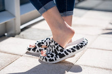 Load image into Gallery viewer, White Leopard Insanely Comfortable Slides
