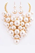 Load image into Gallery viewer, Mix Pearls Statement Necklace Set

