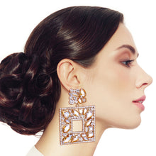 Cargar imagen en el visor de la galería, Elegant Topaz Crystal Square Earrings
