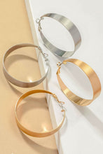 Load image into Gallery viewer, Satin surface wide hoop earrings
