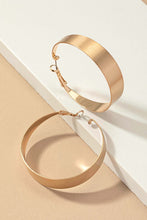 Load image into Gallery viewer, Satin surface wide hoop earrings
