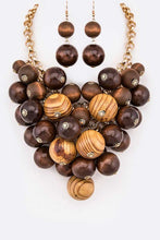 Load image into Gallery viewer, Mix Pearls Statement Necklace Set
