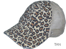 Cargar imagen en el visor de la galería, Leopard Messy Bun Hat
