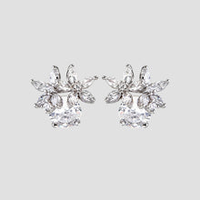 Cargar imagen en el visor de la galería, Zircon 925 Sterling Silver Flower Stud Earrings
