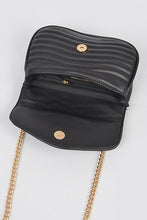 Cargar imagen en el visor de la galería, Logo Quilted Shoulder Swing Bag
