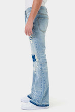 Cargar imagen en el visor de la galería, KNEE DESTROYED SLIM FLARE DENIM
