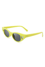Load image into Gallery viewer, Retro Slim Cat Eye Fashion Sunglasses
