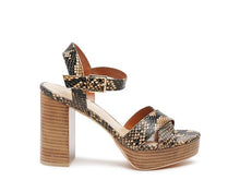 Cargar imagen en el visor de la galería, RAG&amp;CO CHYPRE HIGH HEELED BLOCK SANDAL IN TAN
