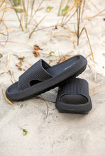 Load image into Gallery viewer, Black Insanely Comfy -Beach or Casual Slides
