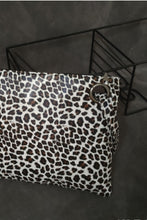 Cargar imagen en el visor de la galería, Leopard PU Leather Clutch
