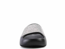 Cargar imagen en el visor de la galería, DUMBA Diamante Pool Sliders
