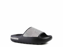 Cargar imagen en el visor de la galería, DUMBA Diamante Pool Sliders

