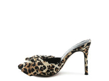 Cargar imagen en el visor de la galería, Joelle High Heel Bow Tie Leopard Print Mules
