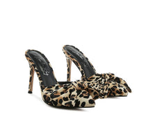 Cargar imagen en el visor de la galería, Joelle High Heel Bow Tie Leopard Print Mules
