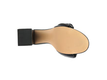 Cargar imagen en el visor de la galería, Noie Mid Block Heel Pleated Strap Sandals
