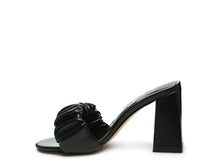 Cargar imagen en el visor de la galería, Noie Mid Block Heel Pleated Strap Sandals
