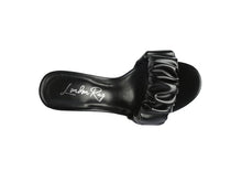 Cargar imagen en el visor de la galería, Noie Mid Block Heel Pleated Strap Sandals
