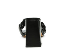 Cargar imagen en el visor de la galería, Noie Mid Block Heel Pleated Strap Sandals
