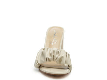 Cargar imagen en el visor de la galería, Noie Mid Block Heel Pleated Strap Sandals
