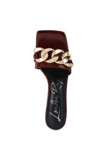 Cargar imagen en el visor de la galería, PLAYDOLL METAL CHAIN DETAIL BLOCK HEEL SANDAL
