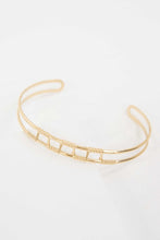 Cargar imagen en el visor de la galería, Wired Cuff Bracelet
