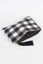 Cargar imagen en el visor de la galería, Buffalo Check Large Envelope Clutch
