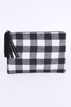 Cargar imagen en el visor de la galería, Buffalo Check Large Envelope Clutch

