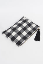 Cargar imagen en el visor de la galería, Buffalo Check Large Envelope Clutch
