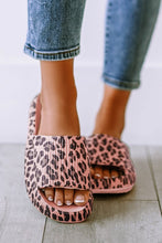 Cargar imagen en el visor de la galería, Leopard Print Thick Sole Slip On Slippers
